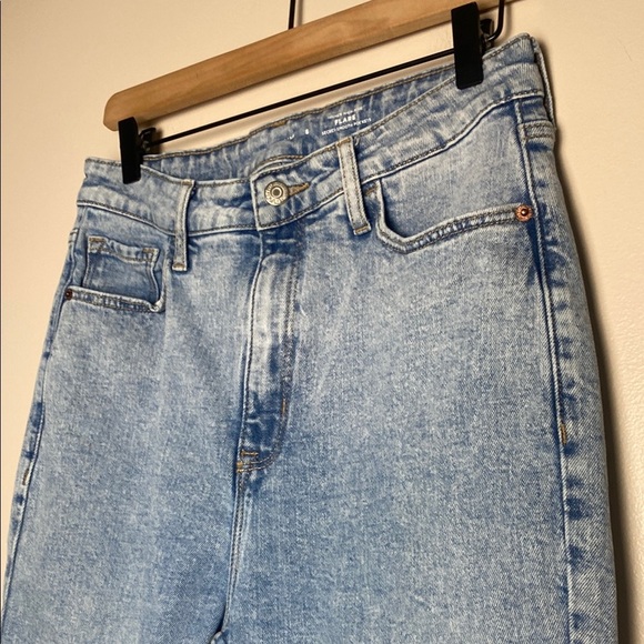 Old Navy Higher High Rise Nicky Flare Jean Raw Edge Hem Light wash Size 8 - Picture 5 of 15